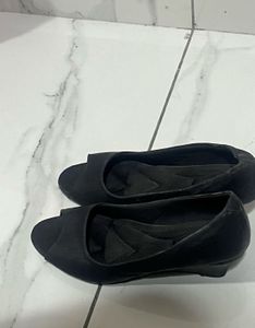 Chic Black Wedge Peep-Toe Heels