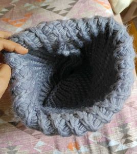 Cute 🩶 Knitted Beanie with Flower Detail