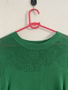 Pretty Pullover with lacework