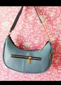 Half moon hobo bag blue