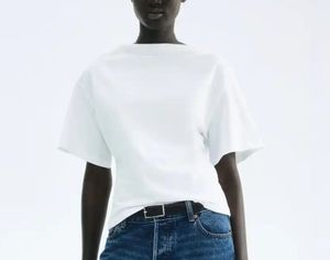 H&M  White Boat Neck T-Shirt ( use only once)