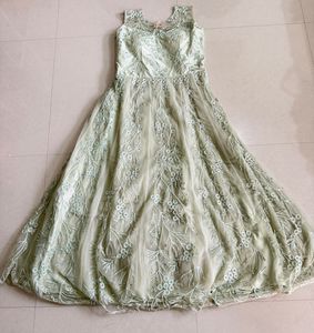 Elegant Lace Gown for Special Occasions