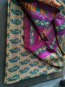 Vibrant Saree with Paisley Print