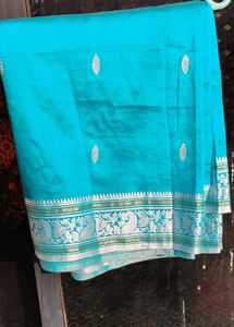 Beautiful saree with zaree work and banarasi t