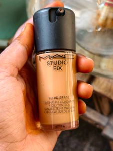 MAC Studio Fix Fluid Foundation