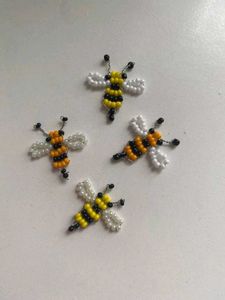 Beaded Bee and Daisy Necklace Set🐝