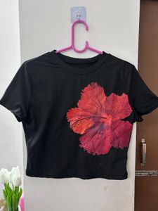 Savana Black T-Shirt with Red Hibiscus Print