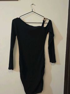 Chic Black Ribbed One-Shoulder Dress