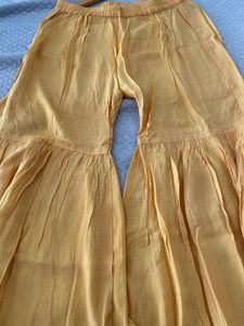 Elegant Yellow Embellished Kurta