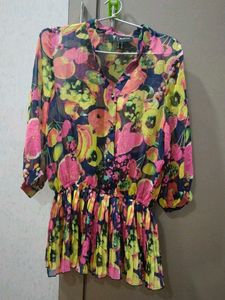 Floral Print Top with clinched waist