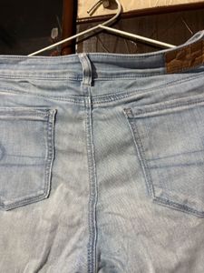 Light Wash American Eagle Jeans