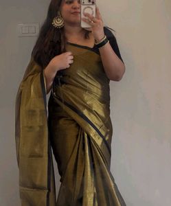 Elegant gold small black border raga tissue trendi