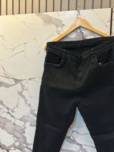 Chic Black Denim Jeans, Waist-38 Strechable