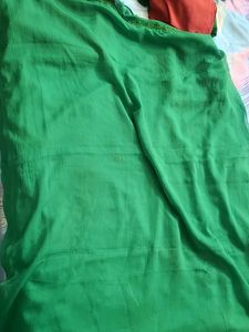 Elegant Emerald Green Dupatta with Lace Trim