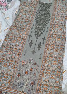 Elegant Kurta Set with Intricate Floral Print