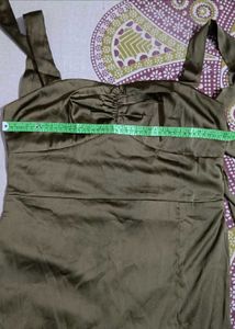 SALE 💰 Olive Green Tie-Strap Midi dress 🖤👗