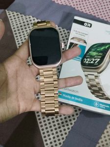 Smartwatch with Curved HD Display