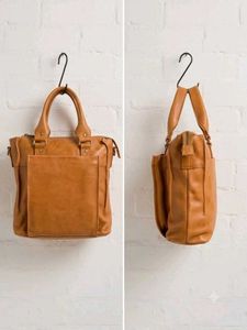 Ladies sling bag
