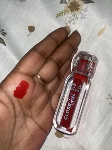 Mila beaute Lip Gloss - Bossy shade