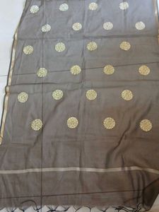 Elegant Dupatta with Gold Accents