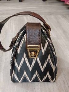 box handbag