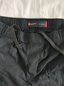 Azorte Shorts Like New. Size M Black