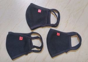 Black Cloth Face Mask With Melt Blown Fabric Layer