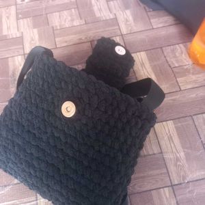 Chunky Knit Crossbody Bag with Gold Chain