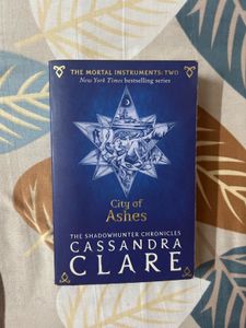 City of Ashes - Cassandra Clare