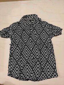 Monochromatic Geometric Print Button-Down Shirt