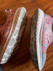 kazar max sneaker 8-8.5 yrs