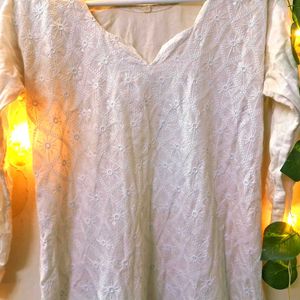 Elegant White Chikankari Kurta