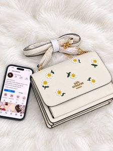 Coach Daisy White 🤍 Flower Edition