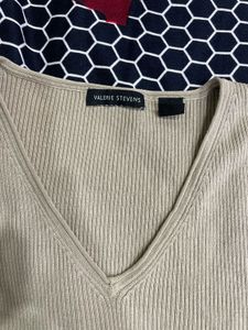 Ribbed V-Neck Long Sleeve Top