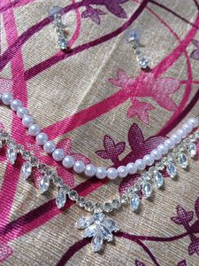 Elegant Pearl and Crystal Necklace Set