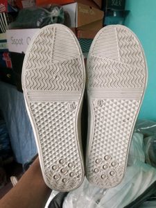 NEW NO USED OLIVE GREEN LOAFERS SHOES FOR MEN AND