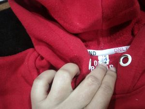 Sweat Shirt