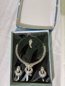 Sparkling Rhinestone Necklace and Earrings Set