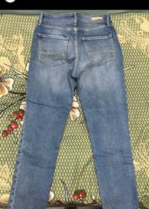 Levis High Rise Ankle Jeans
