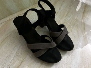 Stylish Black Wedge Sandals
