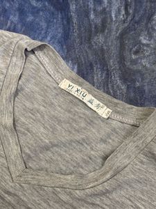 Ramones Graphic V-Neck T-Shirt