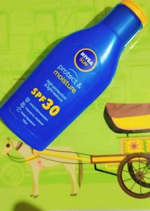 Glow with Nivea Sun SPF30