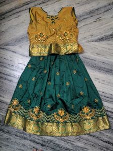 Pattu pavada