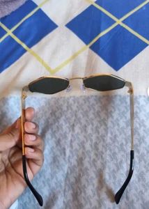 Stylish Gold &amp; Black Sunglasses