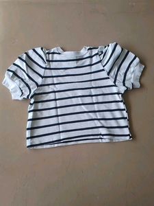 Chic Striped Cropped Tee