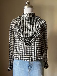 Chic Black & White Ruffle Blouse top