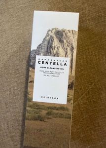Skin1004 Madagascar Centella Light Cleansing Oil