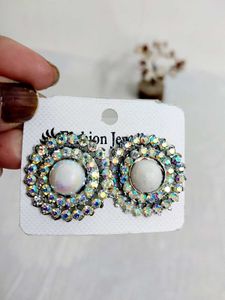 Sparkling Round Earrings with Pearl