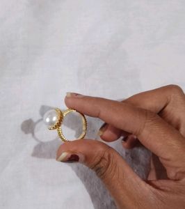 Elegant Pearl Ring