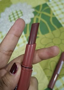 Mamaearth Moisture Matte Lipstick
